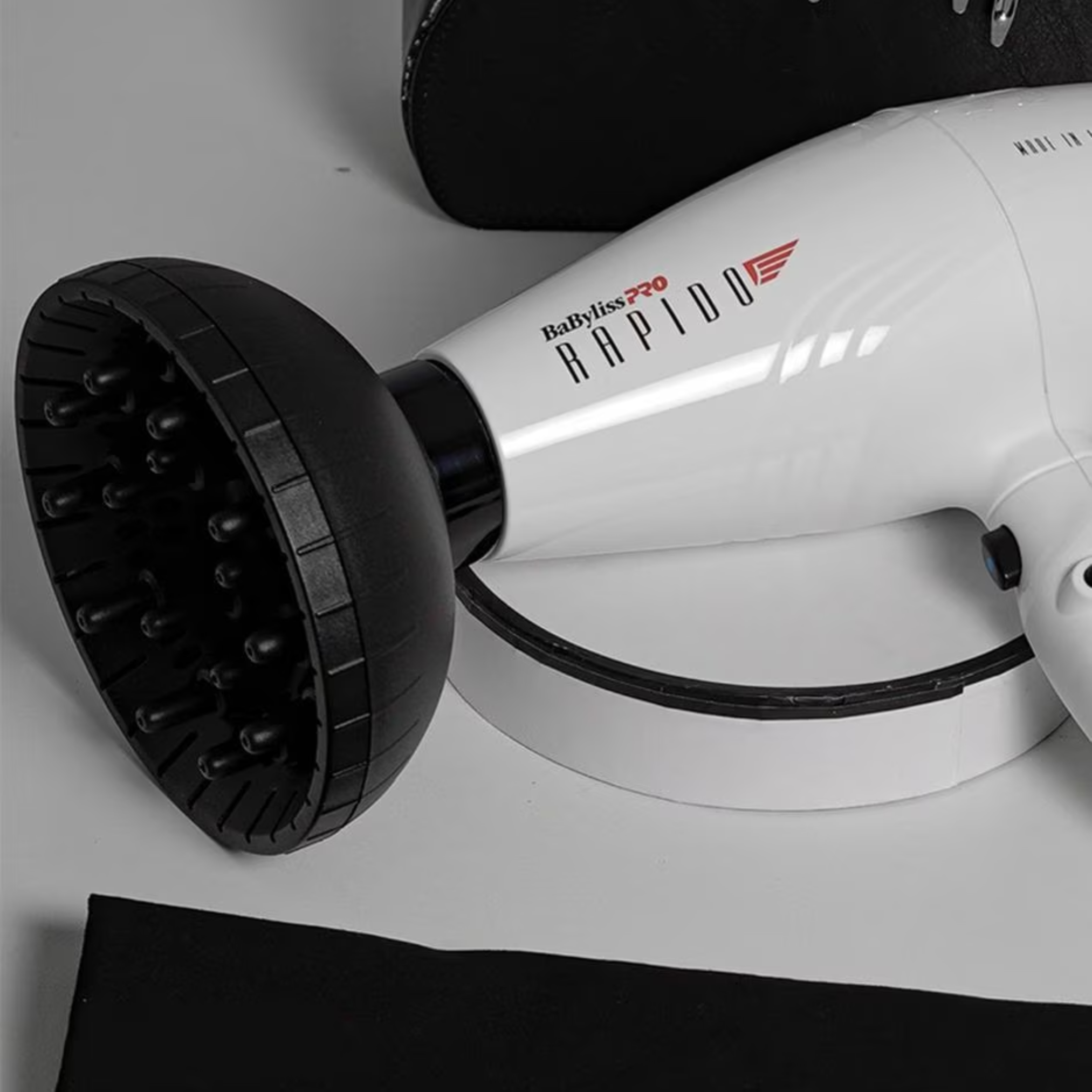 Secadora De Cabello BabylissPRO Ultra Ligera Blanca